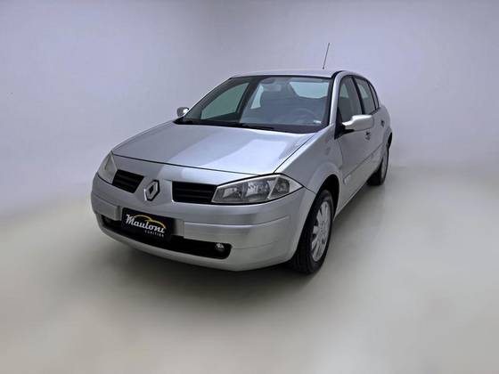 RENAULT MEGANE 1.6 DYNAMIQUE 16V FLEX 4P MANUAL RENAULT MEGANE 1.6 DYNAMIQUE 16V FLEX 4P MANUAL